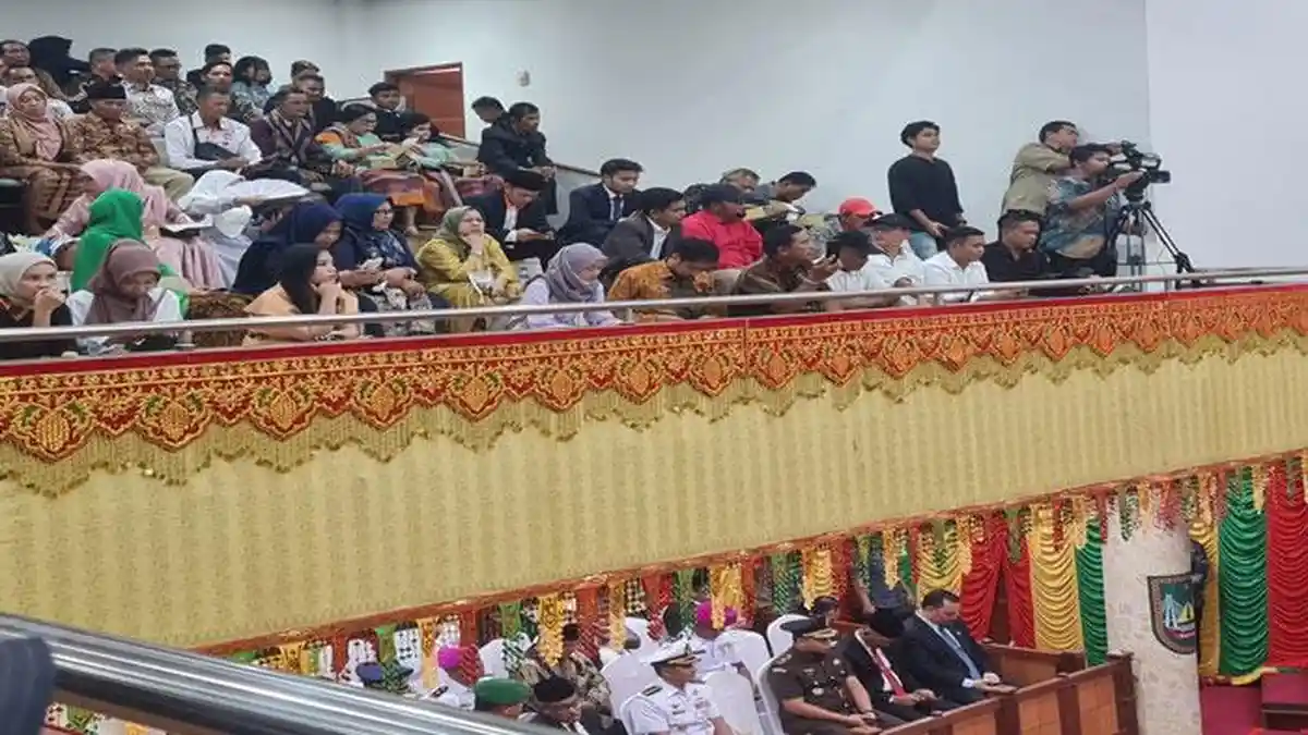 Keluarga hingga Tetangga Anggota Dewan Padati Gedung DPRD Batam saat Momen Pelantikan