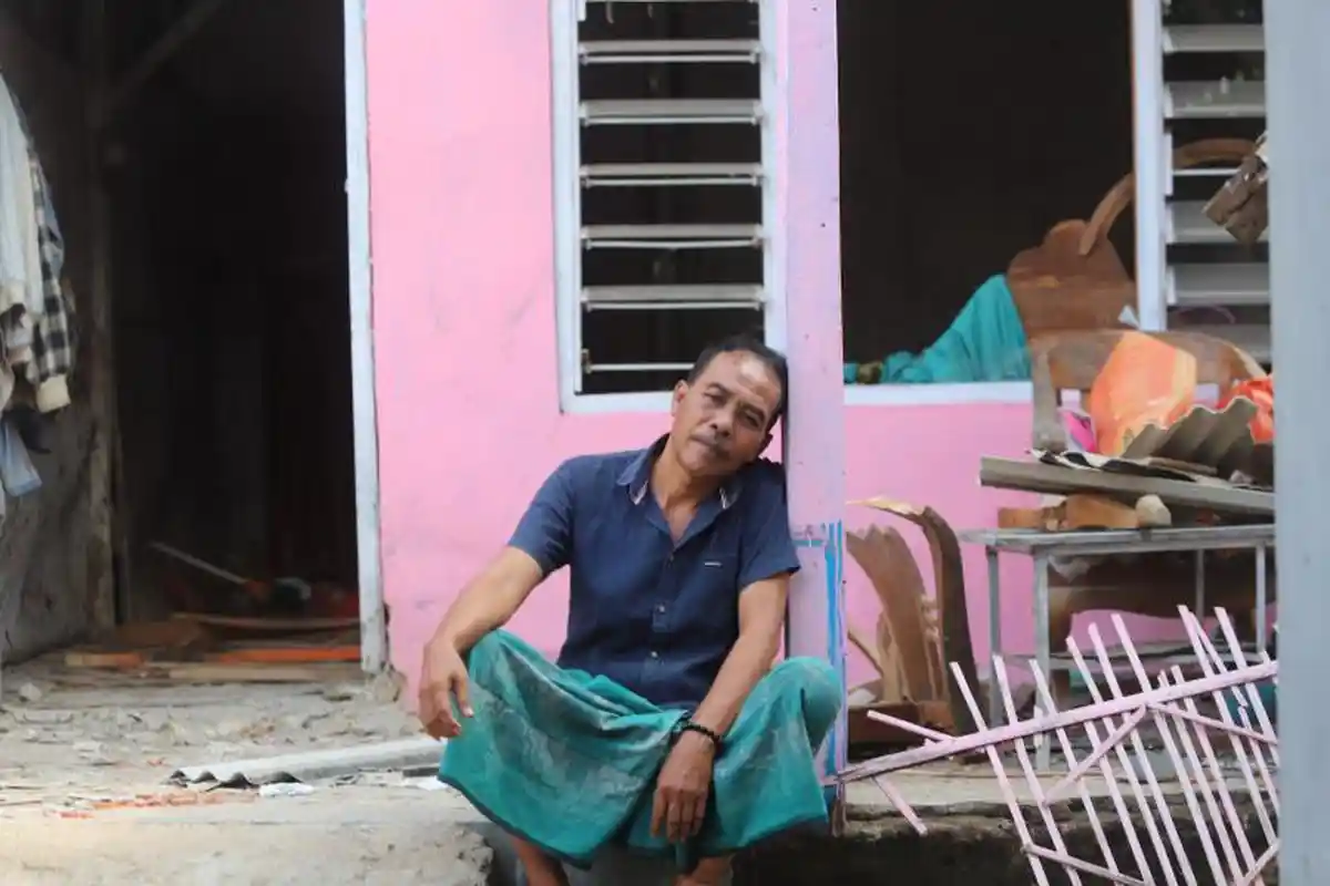 Usai Diteror Bom, Ketua KPPS di Pamekasan Tetap Tinggal di Rumahnya Bersama Keluarga