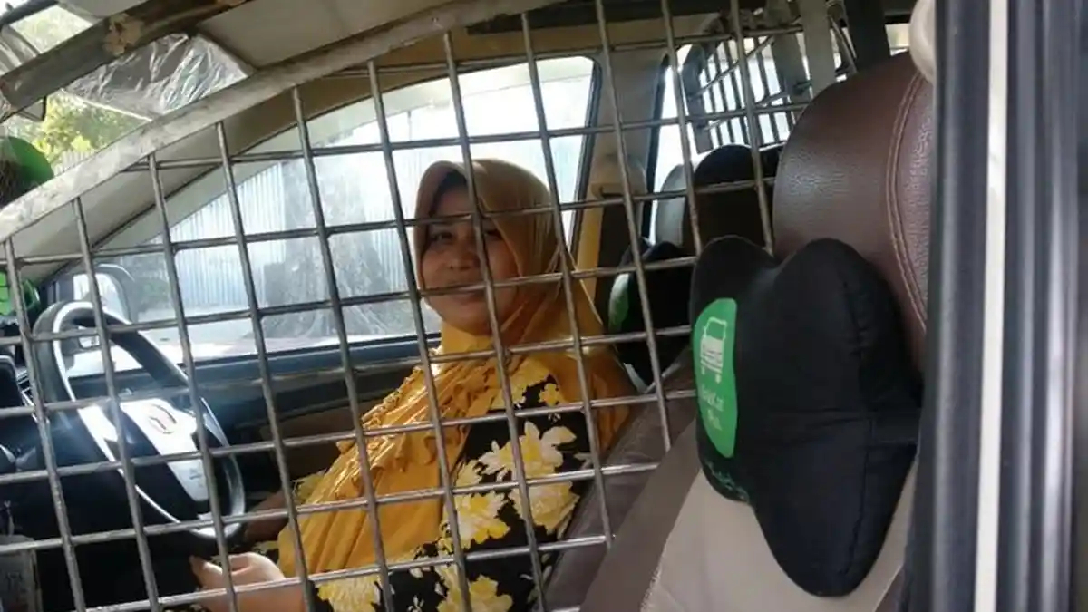 Taksi Online Anti Begal Milik Mbak Valery, Ruang Kemudinya Dipasangi Kerangkeng Besi
