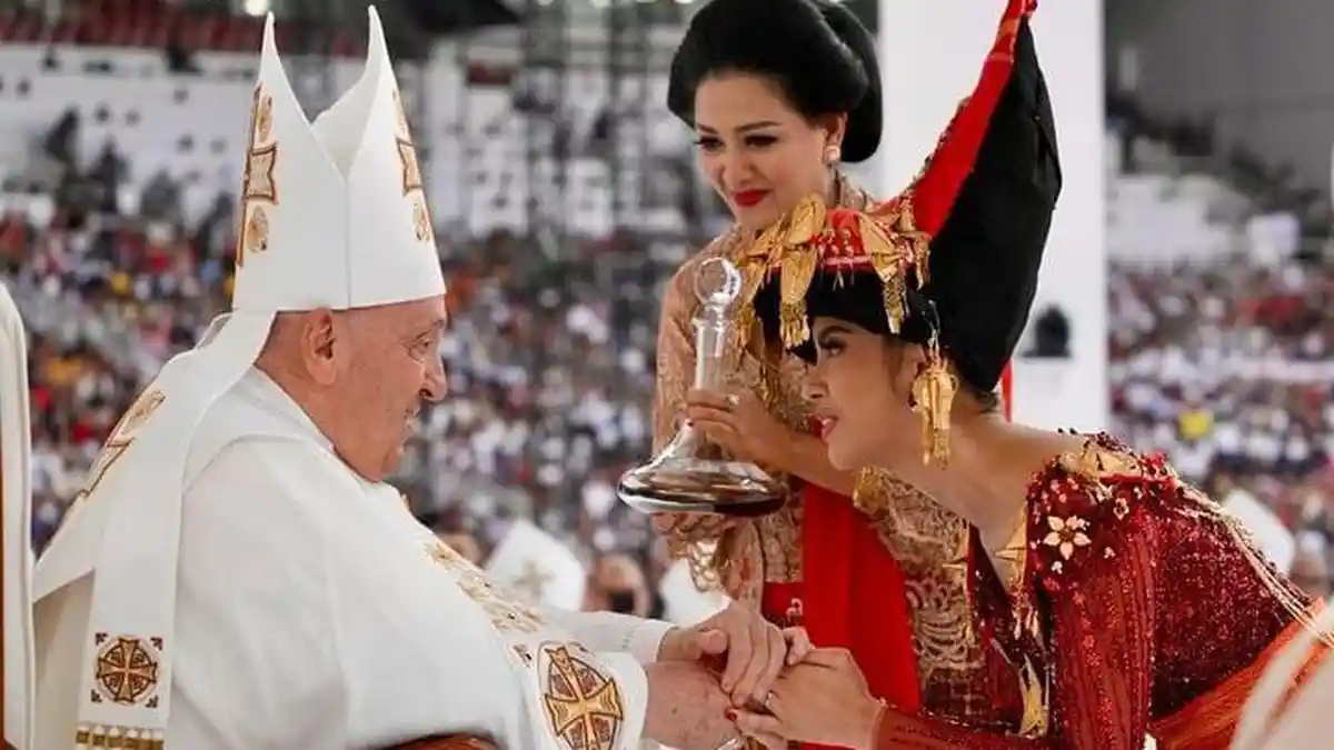 Daftar 5 Artis Hadiri Misa Akbar di GBK, Lyodra Ginting Dapat Berkat Langsung dari Paus Fransiskus