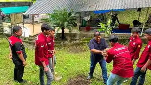 mahasiswa-FISIP-USK-dan-JASA-Abes-kunjungi-makam-T-Panglima-Polem.jpg