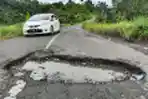 Jalan Rusak di Perbatasan Majalengka dan Ciamis