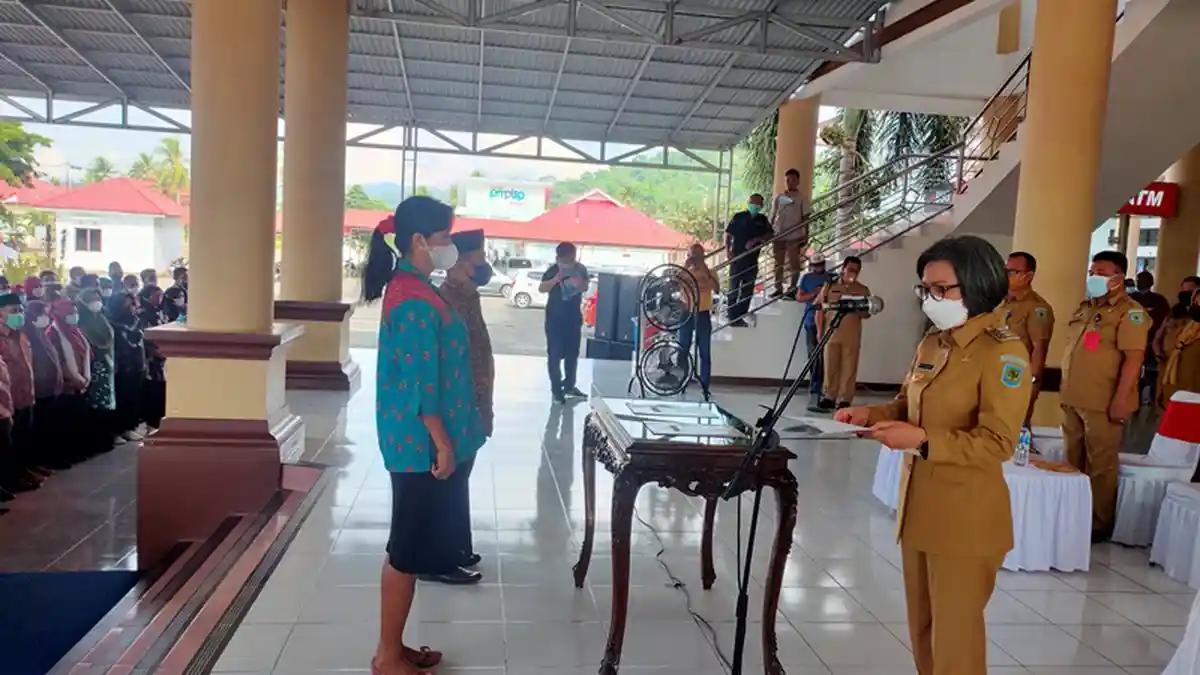 Bupati Yasti Mokoagow Minta Anggota BPD Bolmong Ikut Vaksinasi Covid-19 Hingga Tahap Dua