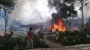 kebakaran-di-tallunglipu-rantepao-toraja-utara-772024.jpg