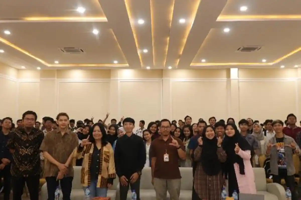 Belajar Ekspor, Program Studi Teknik Logistik IT Telkom Purwokerto Undang Praktisi di LogisticTalk