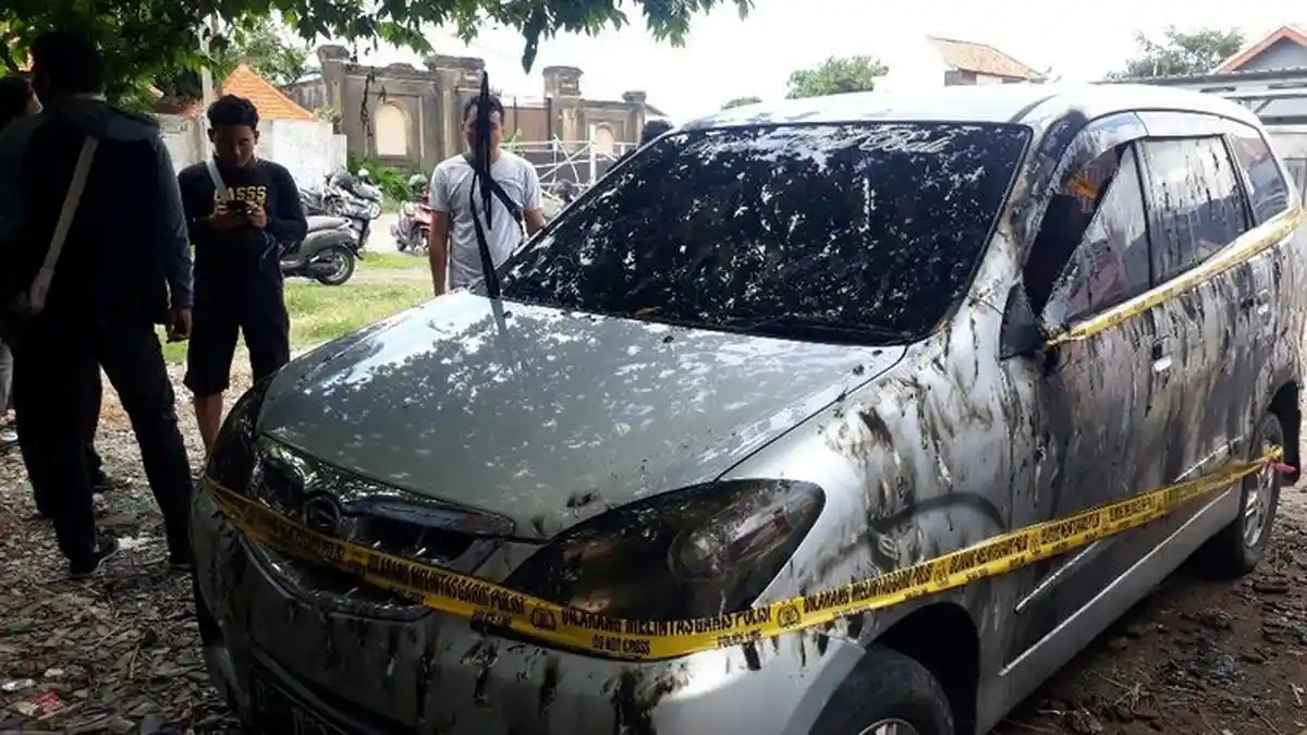 Iseng Karena Kecewa Kena PHK, Seorang Pria di Denpasar Bakar 7 Objek, Salah Satunya Mobil
