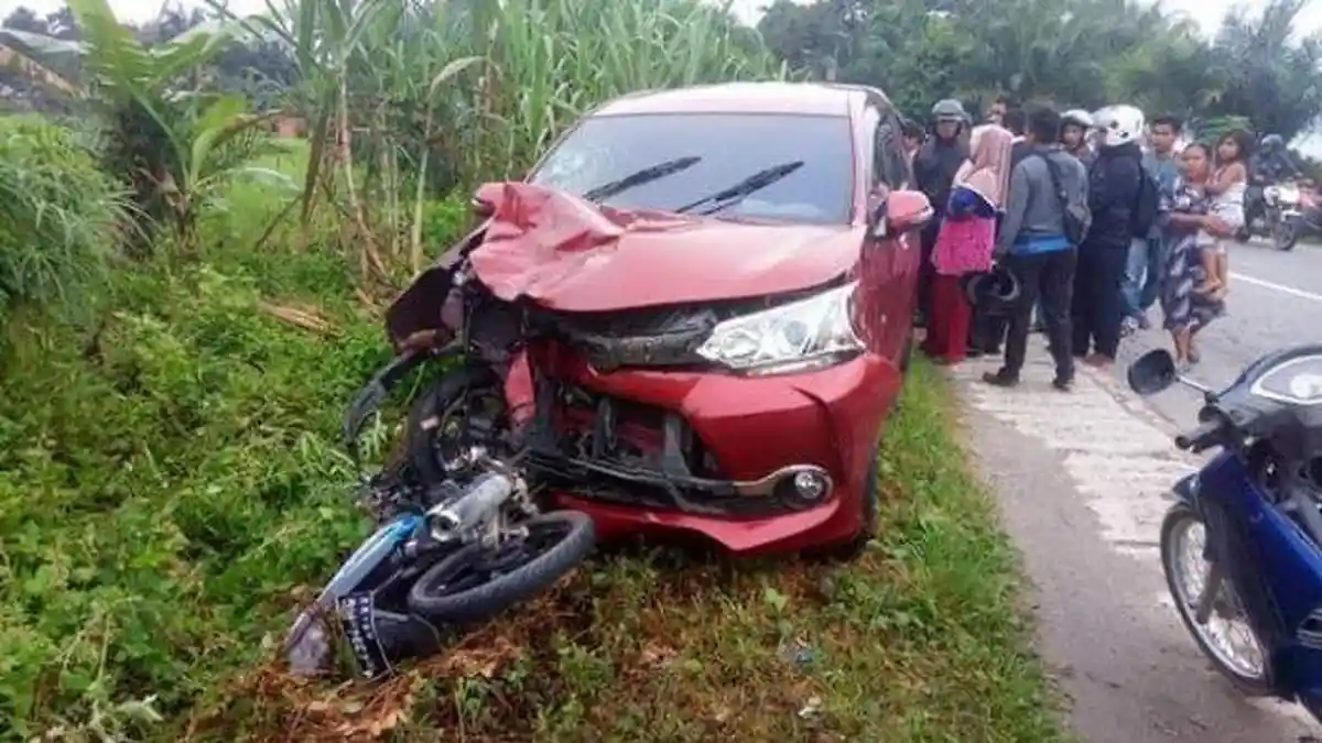 Mahasiswa UIN Suska Tewas Usai Sepeda Motor dan Mobil Senggolan