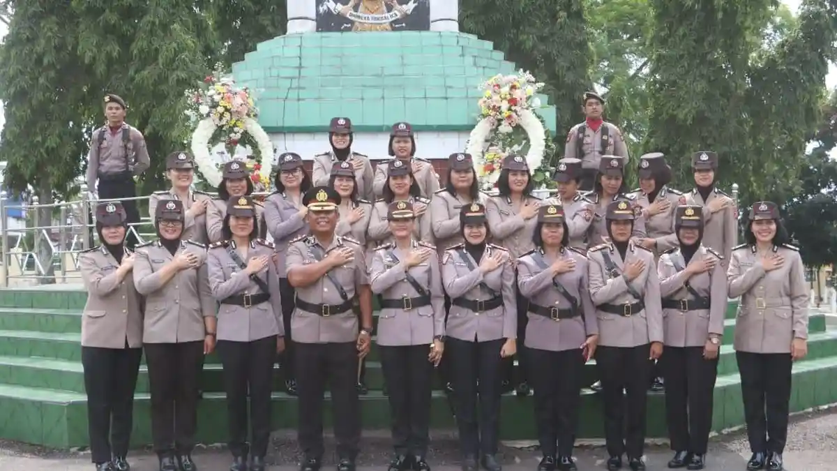 Menjelang Hari Bhayangkara, Kapolres Simalungun dan Siantar Berziarah ke TMP Nagur - Tribun-medan.com