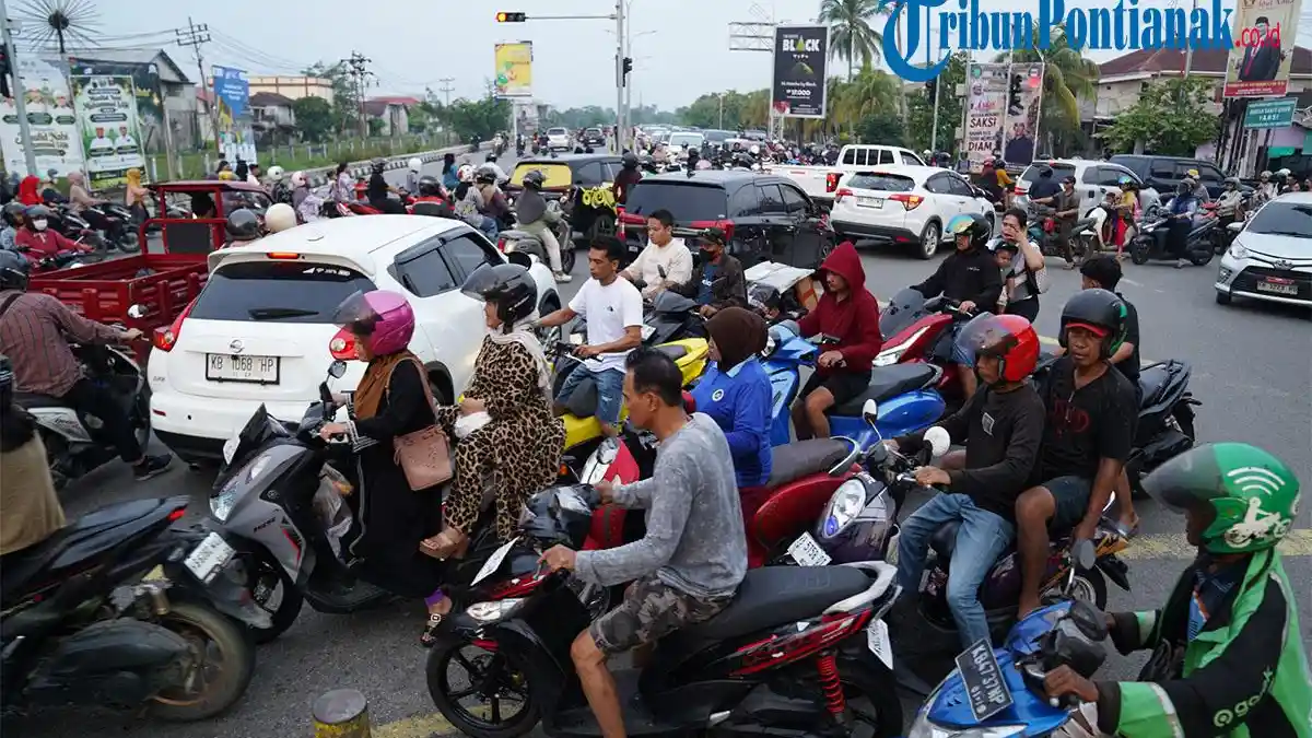Berita Foto - Potret Lalu Lintas Pontianak, Simpang Jalan Sultan Hamid ...