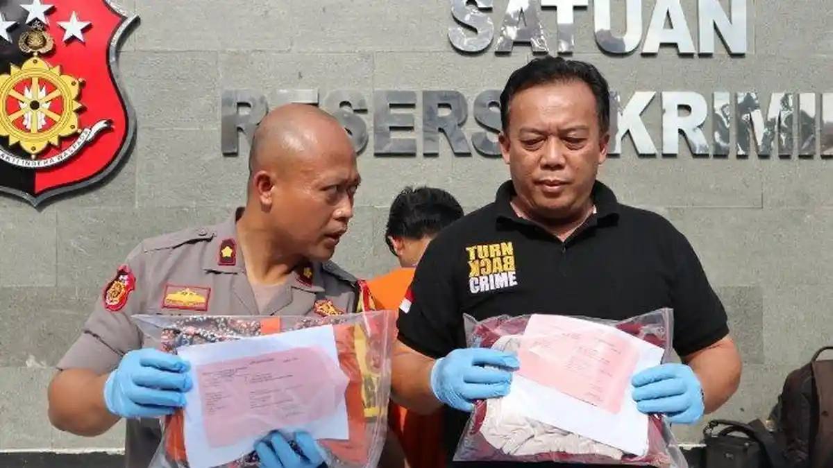 Perampok Datangi Minimarket Pagi Hari, Tondongkan Pistol dan Bawa Kabur Rp 34 Juta