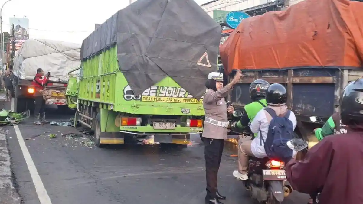 Kecelakaan Hari Ini di Bogor, Truk Tabrak Truk Sampai Ringsek, Satu Orang Luka-luka