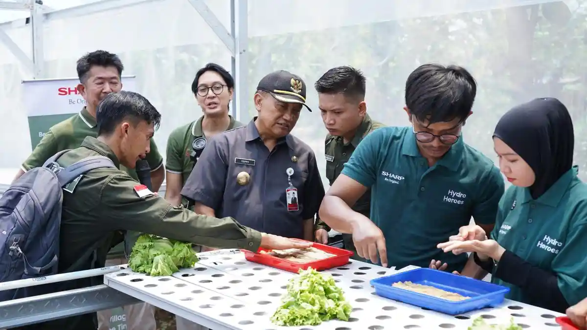 Kolaborasi Sharp, Pemkab Karawang Dorong Program Petani Muda dan ...