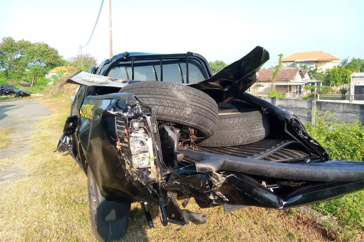 Tak Jaga Jarak, 2 Mobil Kantor Bea Cukai Kediri Saling Tabrakan di Tol Jombang-Nganjuk, 3 Luka Berat