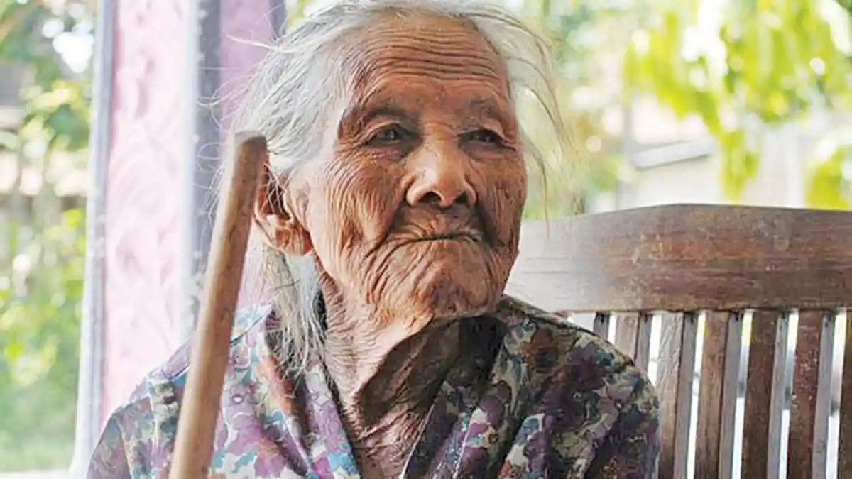Nenek 120 Tahun Asal Grobogan Ini Masih Sehat, Apa Sih Rahasianya?