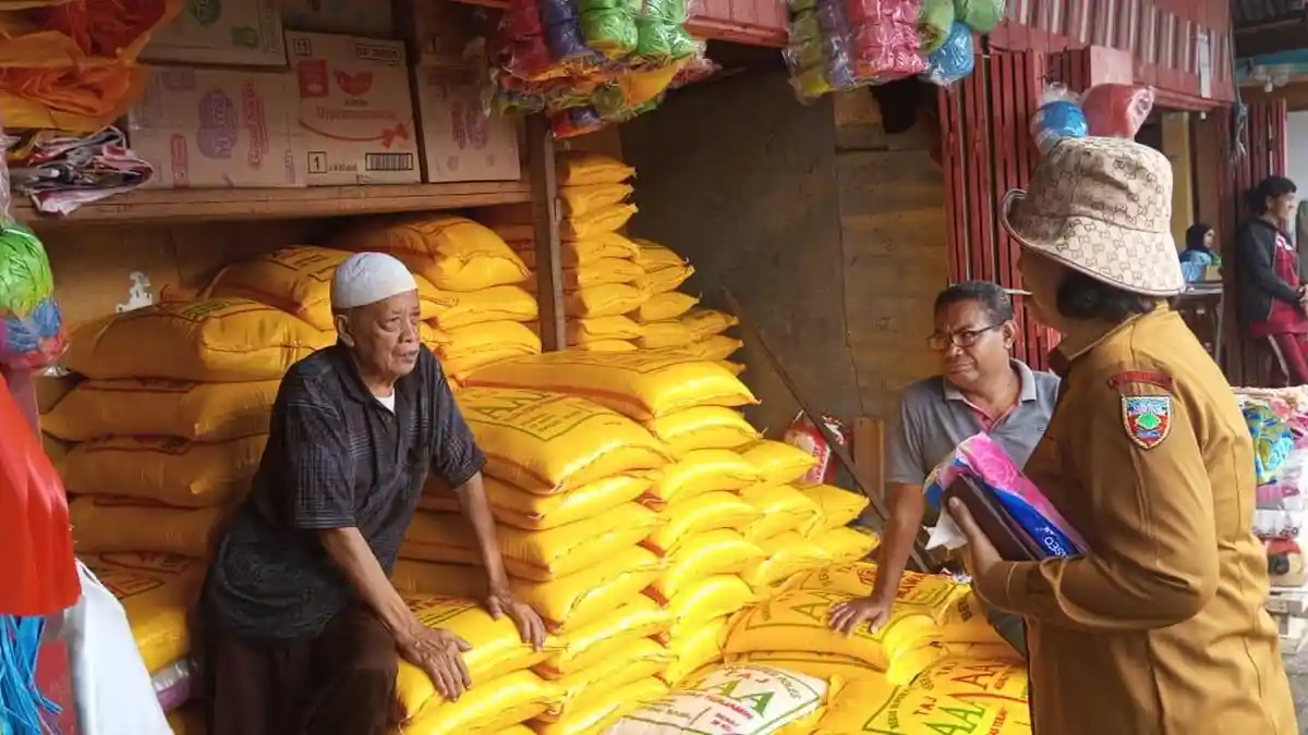 Beras Eceran di Pasar Binaiya Masohi Melebihi HET, Pemda Bakal Tertibkan Distributor 