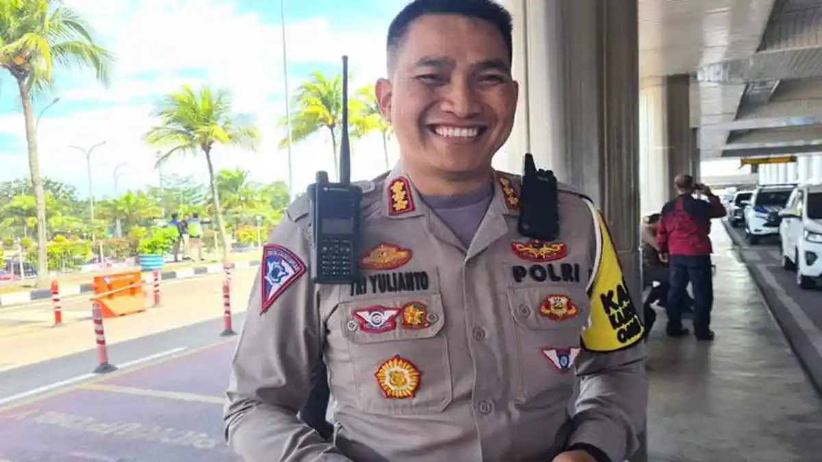 Polisi Jaga Bandara Hang Nadim Batam Menjelang Kedatangan Mahfud MD