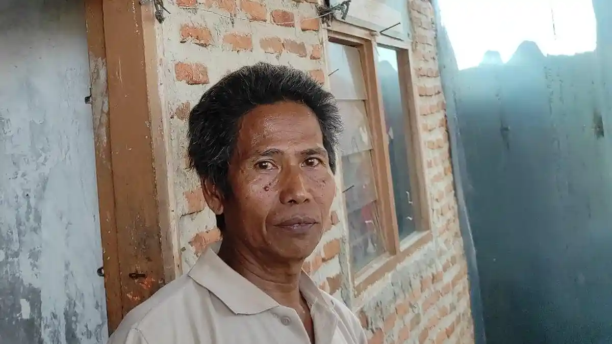 Mayat Pria yang Ditemukan di Kali Awi Bandar Lampung Mememakai Celana Training Biru Dongker