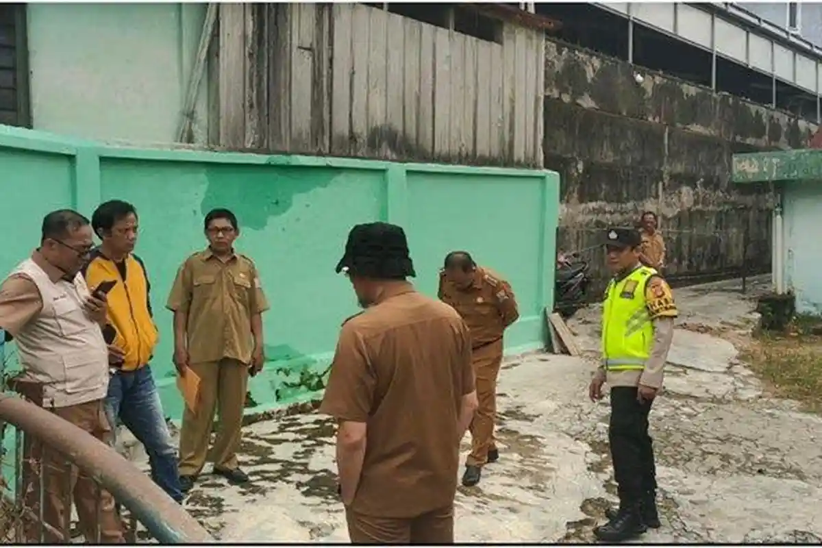 Kisah Pilu Aji, Akses Jalan ke Rumahnya Ditutup Pagar Kawat Berduri, Tanah akan Dijual
