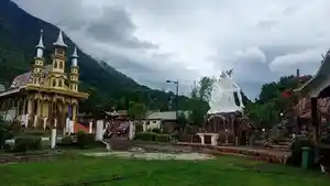 KAPELA-TUAN-ANA-Taman-doa-Mater-Dolorosa-berada-di-depan-Kapela-Tuan-Ana.jpg