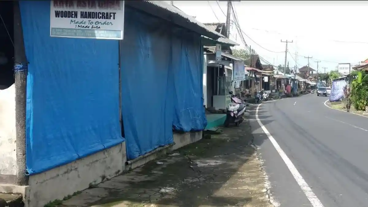 Terimbas Covid-19, Pengusaha Art Shop di Tegalalang Kini Andalkan Jualan Online