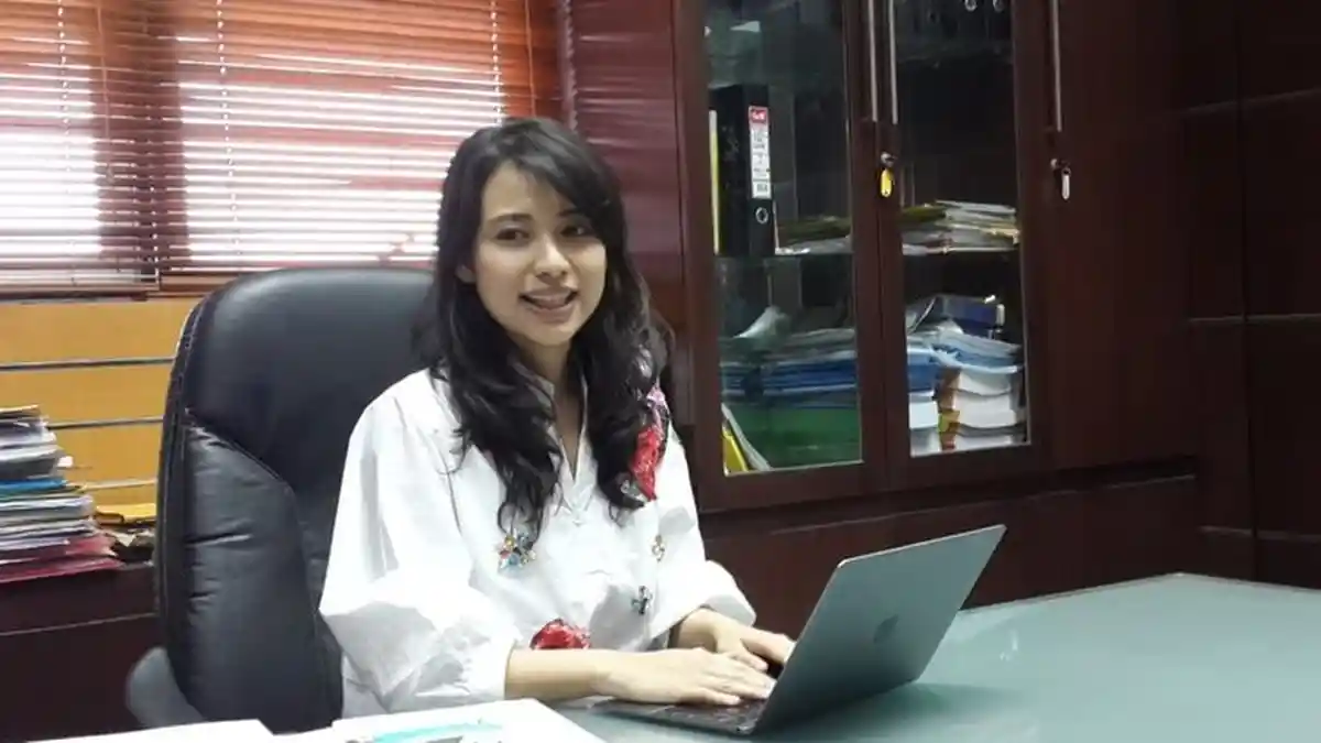 Keinginan Terbesar Rektor Termuda Risa Santoso: Perbolehkan Mahasiswa Lulus Tanpa Skripsi