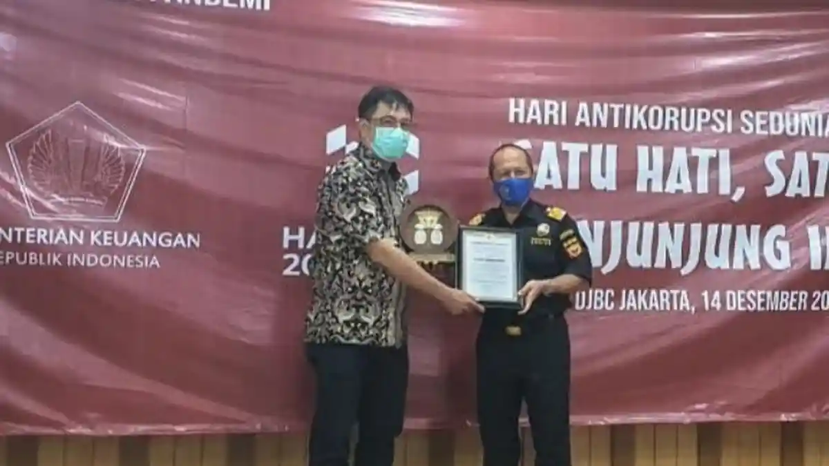 Patuh Urus Dokumen KITE, Daihatsu Raih Penghargaan Dari Dirjen Bea Cukai