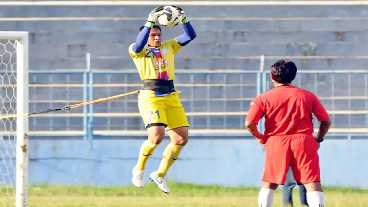Arema Cronus Krisis Kiper: Penjaga Gawang Junior Dipanggil Masuk Skuat Senior