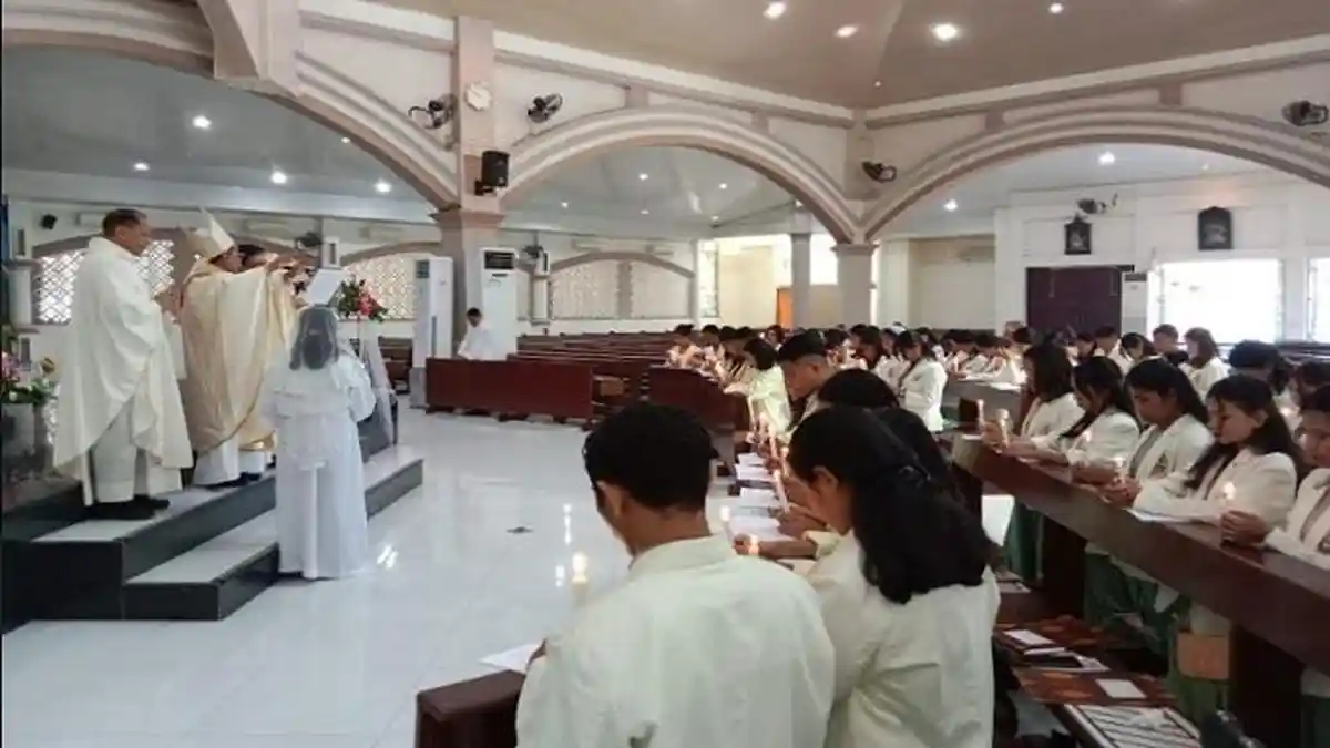Calon Wisudawan STIPAS Keuskupan Agung Kupang Ikut Misa Perutusan