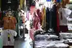Penjual Seragam Sekolah di Pasar Blauran Sepi Pembeli