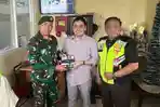 Ternyata Pemilik Tas Berisi 20.000 Dolar yang Tertinggal di Rest Area Lampung Pegawai Kemendikdasmen