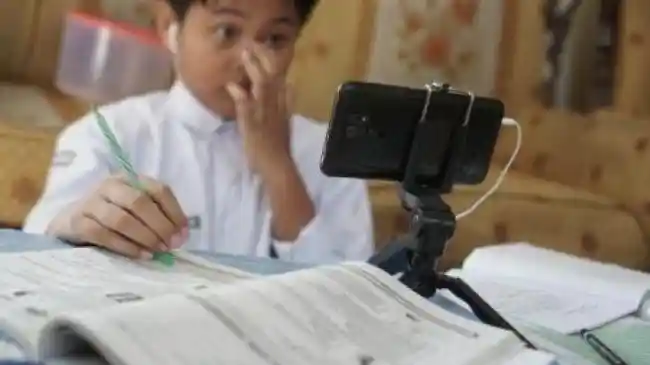 Pemerintah Pastikan Pembelajaran Siswa Tetap Berjalan Normal di Tengah Krisis Global