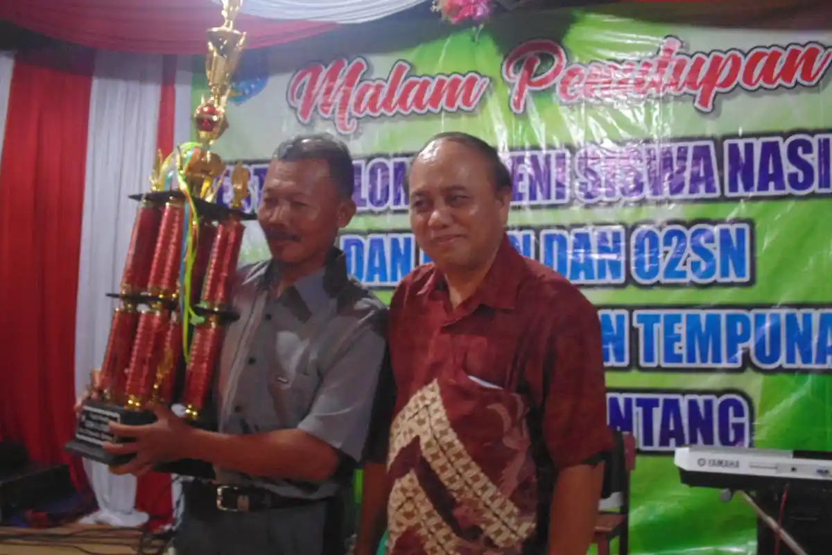 Tutup O2SN se-Kecamatan Tempunak, Afen Harap Ciptakan Pendidikan Karakter Siswa