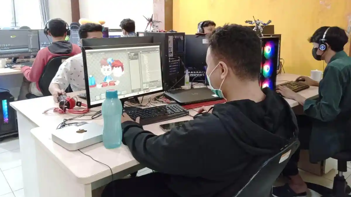 Cerita Pemilik Educa Studio Salatiga dalam Situasi Resesi Global, Penurunan Ekonomi Jadi Tantangan