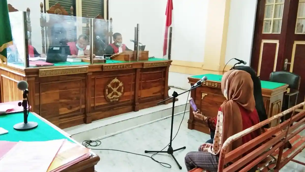 Tak Diberi Jajan, Si Malin Kundang Anak Kembar Tega Pukuli Ibunya, Korban: Dia Memaki-maki Saya