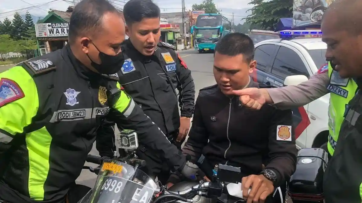 Polisi Gadungan Ditangkap di Kawasan Puncak Bogor, Ngakunya Polisi Ternyata Relawan Ambulans