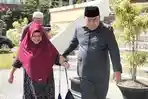 Ketua-BK-DPRD-Riau-Imustiar-bawa-orangtua-ke-DPRD.jpg