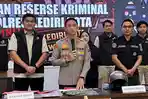 UNGKAP-KASUS-Kapolres-Kediri-Kota-AKBP-Dr-Anggi-Saputra-Ibrahim-saat-menyampaikan-ungkap.jpg