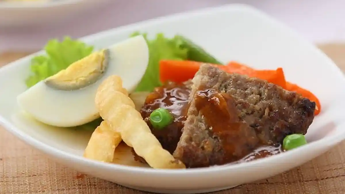 Resep Bistik Daging Komplit. Aroma yang Khas dan Rasanya yang Enak Bikin Momen Makan Siang Meriah