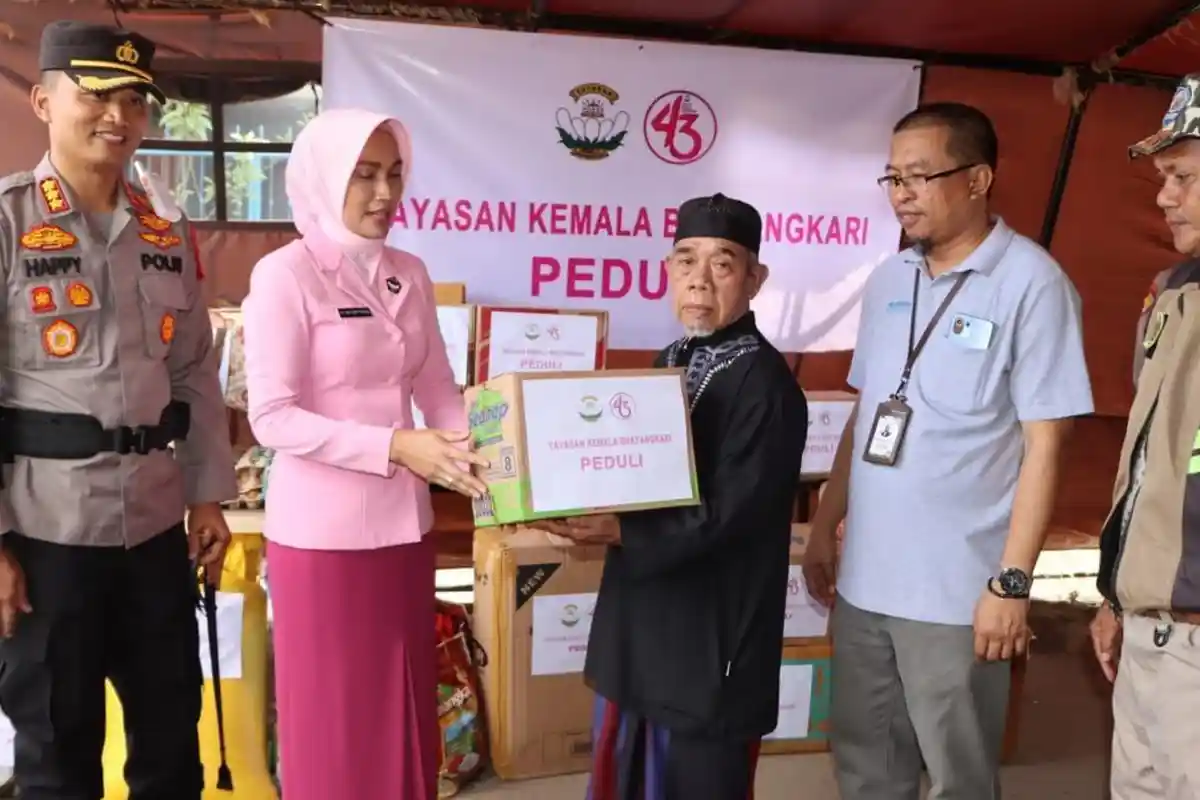 Korban Kebakaran Kampung Makassar Sorong Minta Kombes Pol Happy Perdana Buatkan Ini