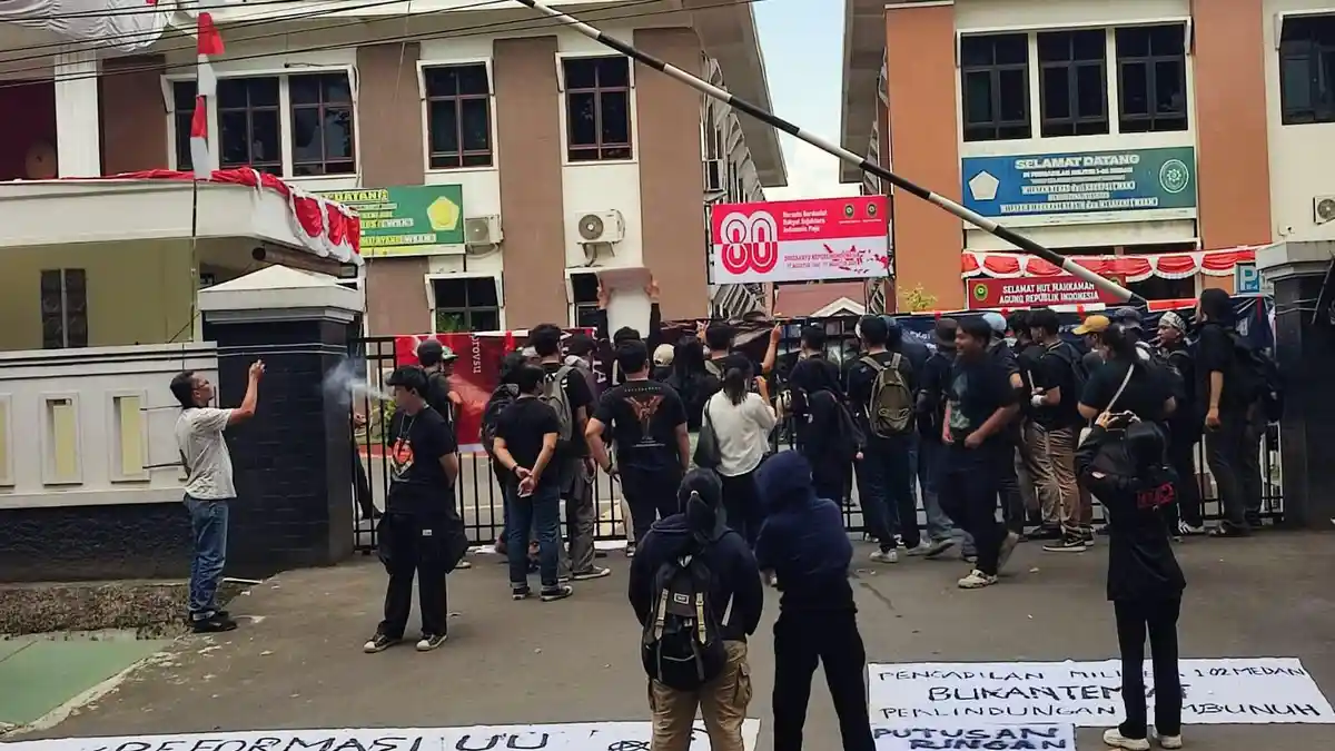 Aktivis HAM Demo Pengadilan Militer Medan, Minta TNI Bunuh Warga Dihukum Tegas