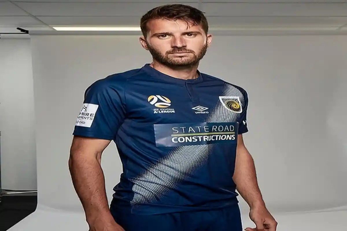 Berita Perseru Badak Lampung Terbaru - Anthony Golec Beri Tanda Resmi Bergabung ke Laskar Saburai