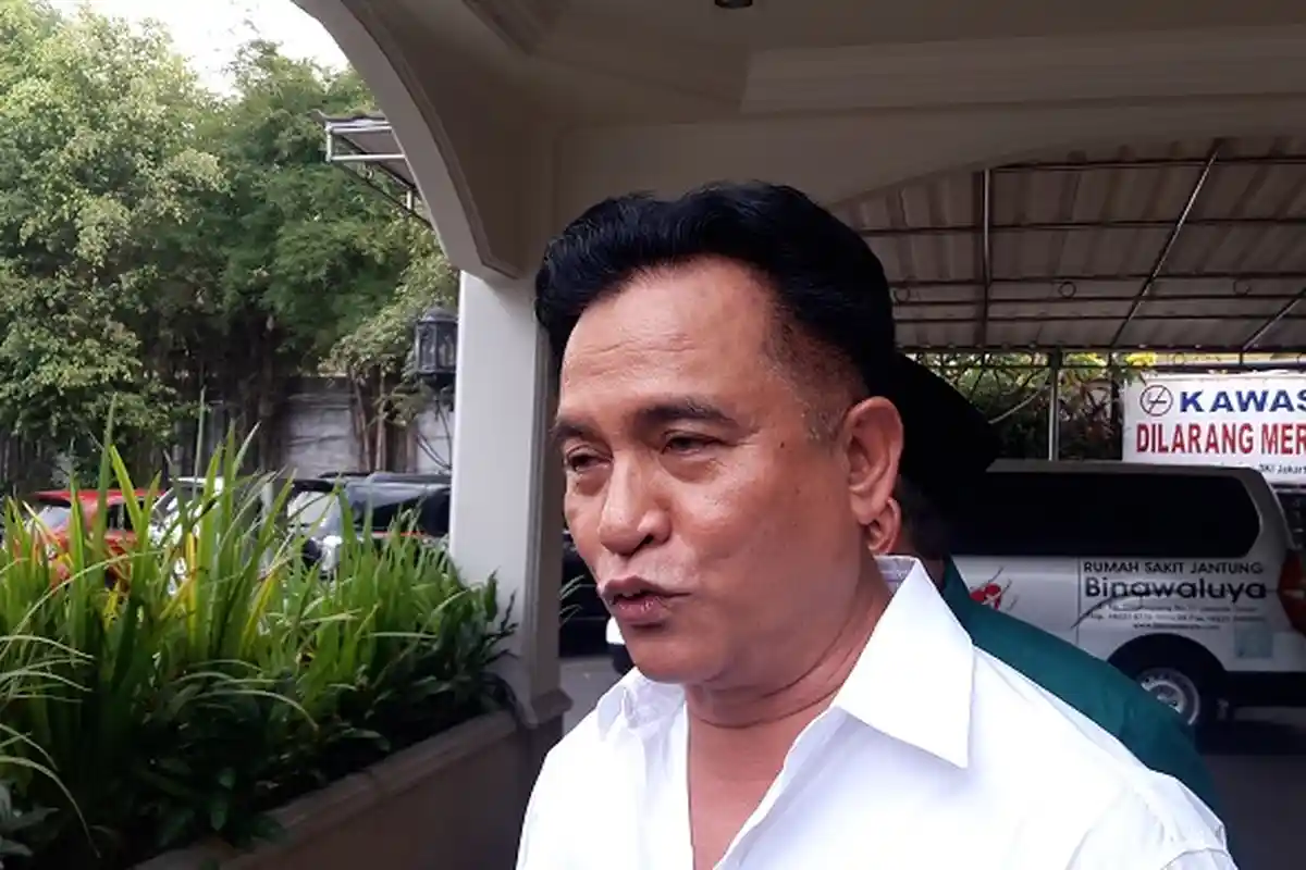 Yusril Ihza Mahendra: Salah Ketik UU Cipta Kerja Tidak Pengaruhi Norma, Jokowi Tak Perlu Teken Ulang