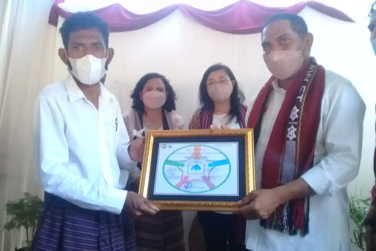 Desa di Adonara Deklarasi STBM, Bupati Flotim Minta Naikan Upah Kader Posyandu