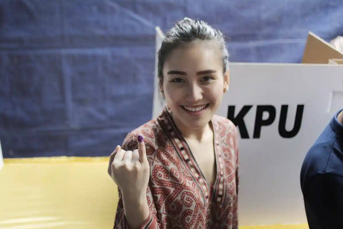 Ayu Ting Ting Ogah Golput, Gak Takut ke TPS Saat Masih Pandemi, Merasa Terjamin dengan Aturan KPU