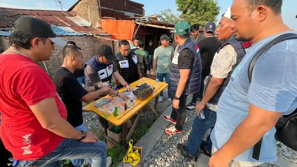Sarang Narkoba di Sekitaran Rel Kereta Api Medan Tembung Digerebek, Empat Pelaku Diringkus