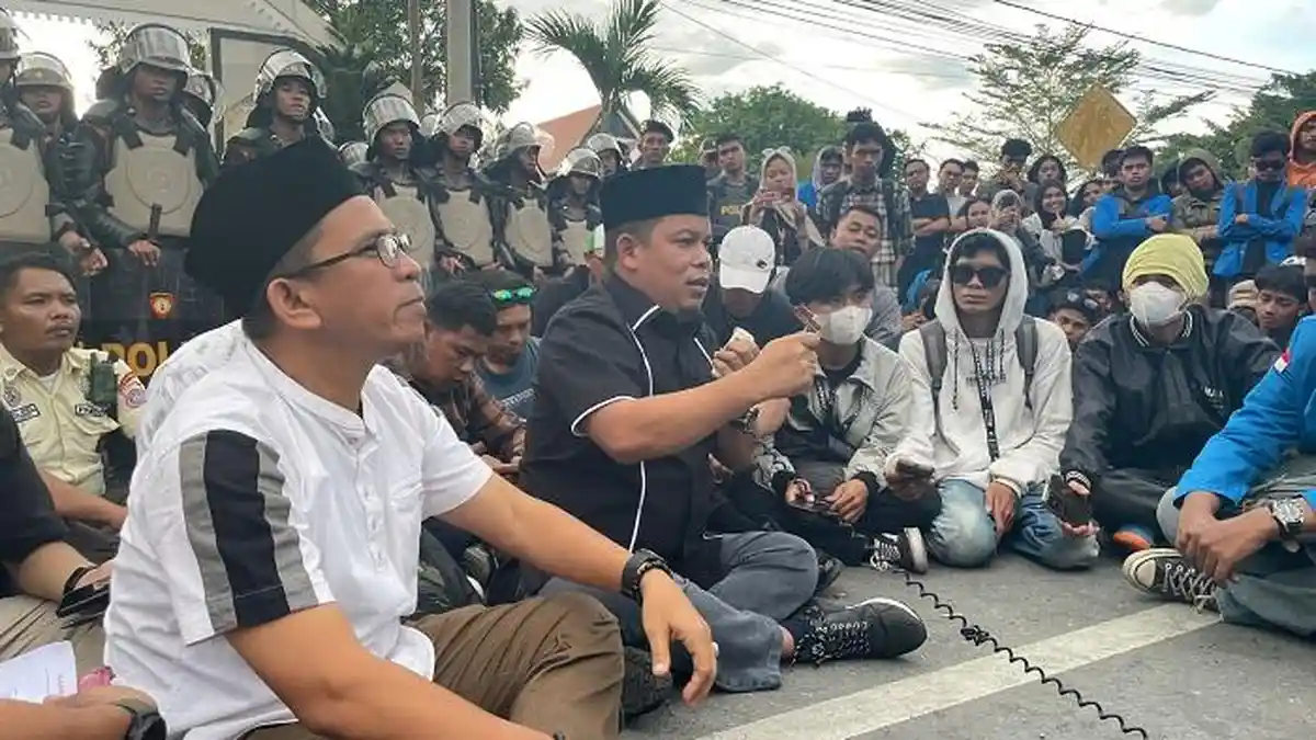 Temui Pengunjuk Rasa, Muhammad Safri: Revisi UU Minerba Harus Dikaji Ulang