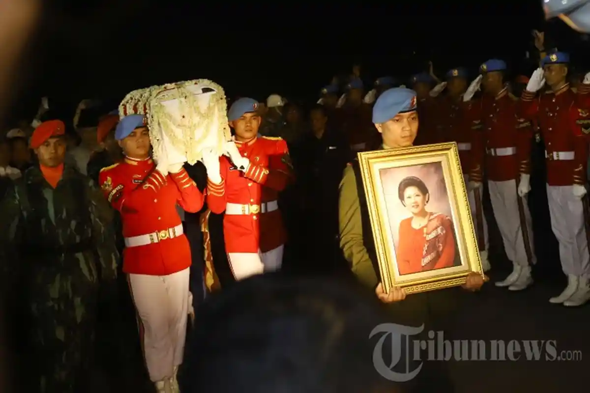 SEDANG BERLANGSUNG Live Streaming Upacara Pemakaman Ani Yudhoyono di Taman Makam Pahlawan Kalibata