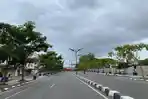 langit-Batam-Center-Rabu-291-pagi-berawan-tebal-Lalu-lintas-di-Engku-Putri-lengang.jpg