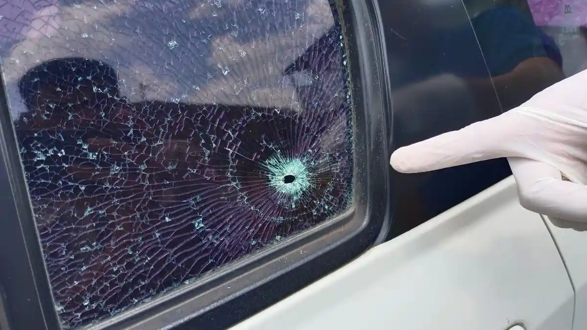 Kaca Mobil Warga Lawang Malang Ditembak 2 Orang Tak Dikenal