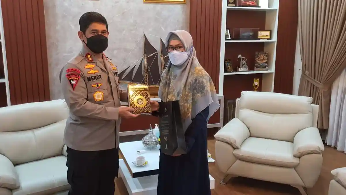 Majdah Apresiasi Dukungan Kapolda Sulsel kepada UIM dalam Tangani Covid-19
